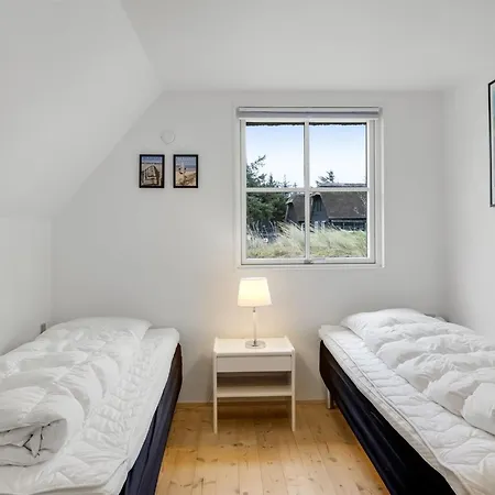 Rother - 100m From The Sea By Interhome